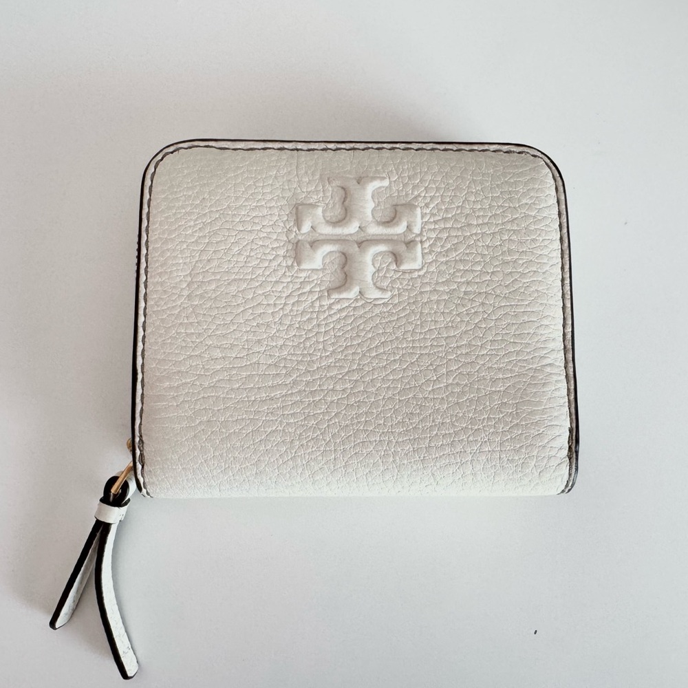 Tory Burch Thea New Ivory Bi-Fold Wallet